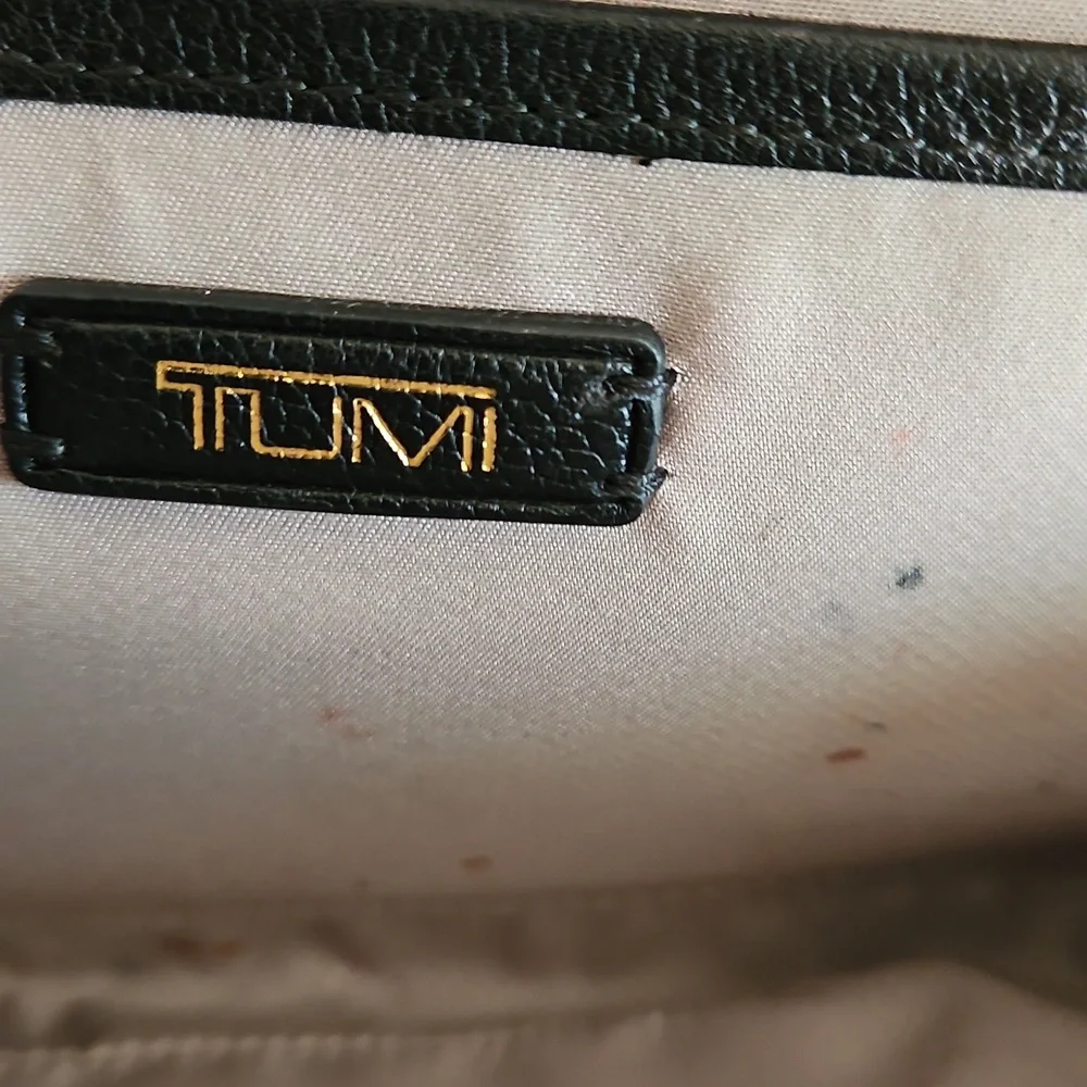 TUMI Black Leather Crossbody Bag Detachable Strap - Picture 13 of 17